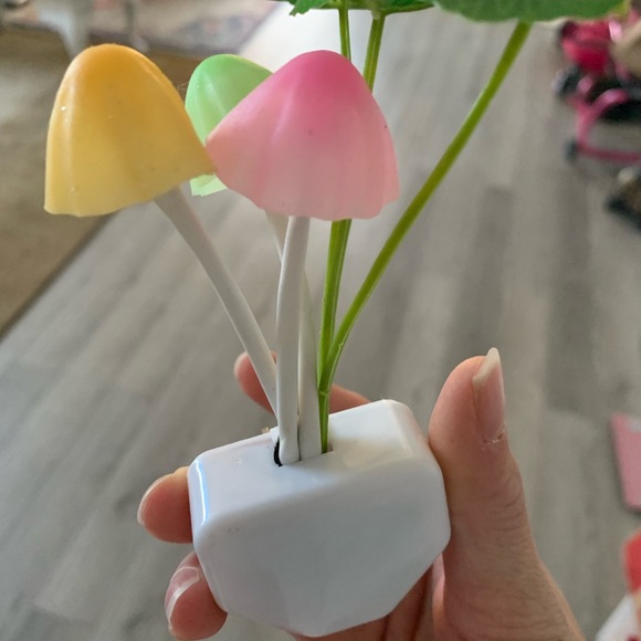 Led mushroom nightlight - Picture 7 of 7